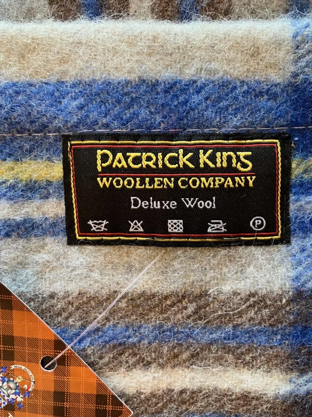 Patrick King Woollen Co 100% Wool Pocket Scarf Tartan Plaid NWT Blue Fringe